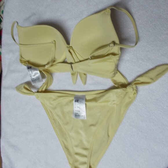 Light Yellow H&M Bikini Set in S Bottom/34C Top - Picture 3 of 4